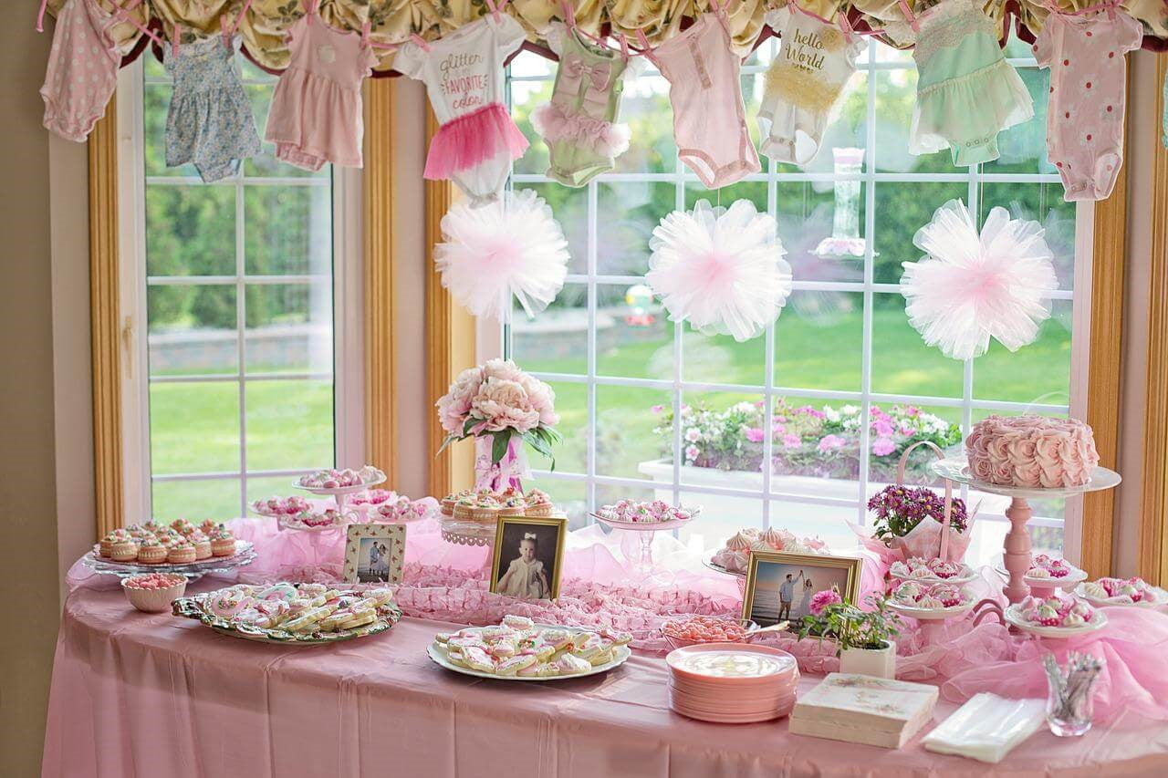 Going to baby shower? Here are the gift items you can consider