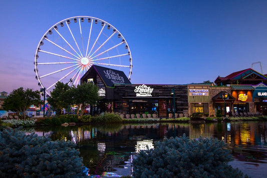 How to Enjoy Pigeon Forge on a Family Budget