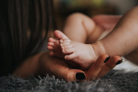 7 Tips on How to Help a Mother Recovering from a Difficult Birth