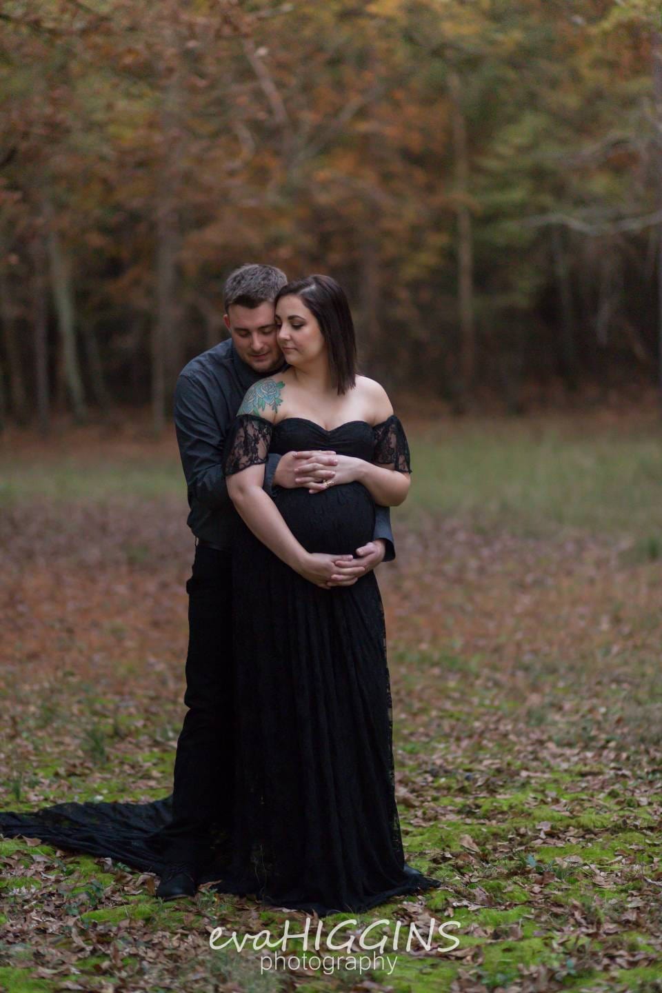 Maternity Photos with Black Dress 